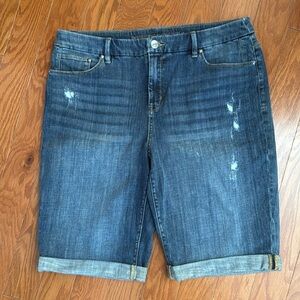 Chico’s The So‎ Slimming Girlfriend Shorts